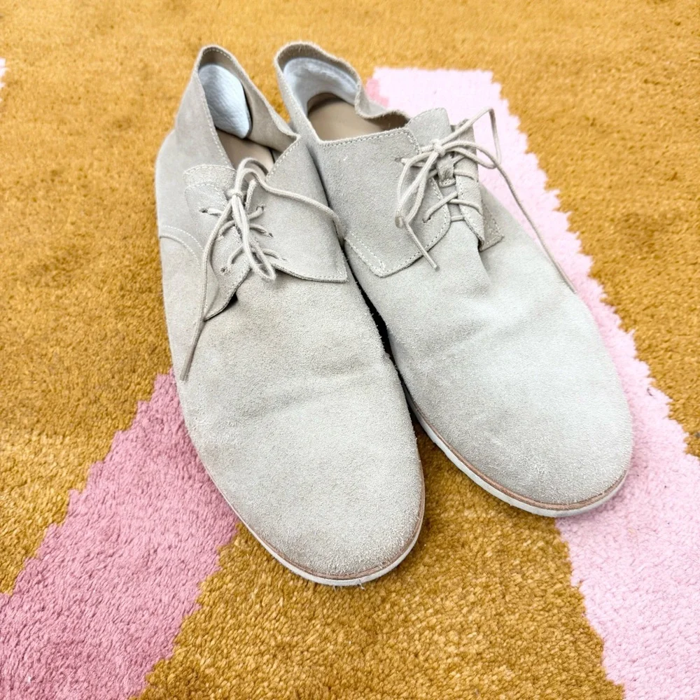 Nisolo Lightweight Flex Derby Shoes Men’s 12 Stone Suede Oxford
